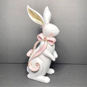 Viral Cupcakes and Cashmere Bunny with Pink Bow